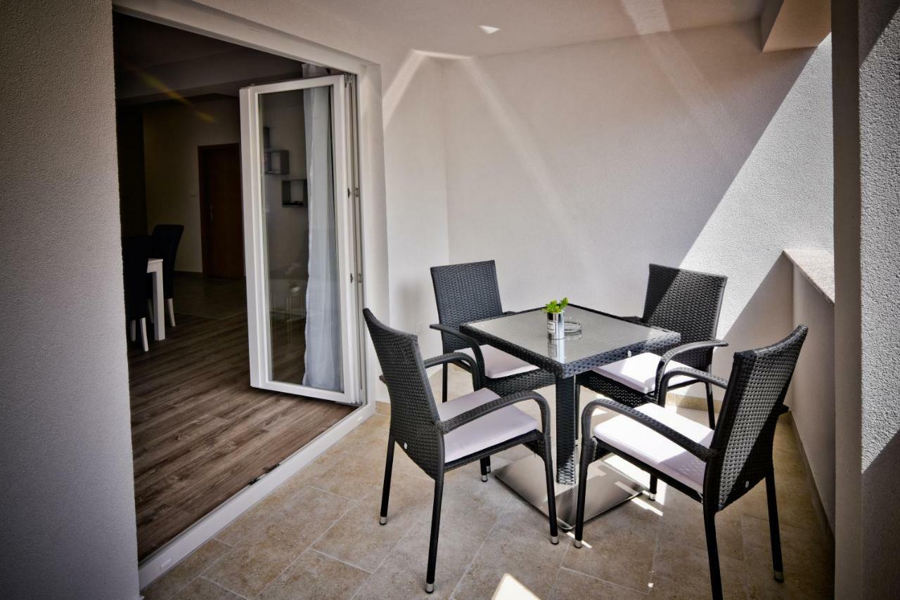 Apartments Mica Vrsi Eksteriør billede