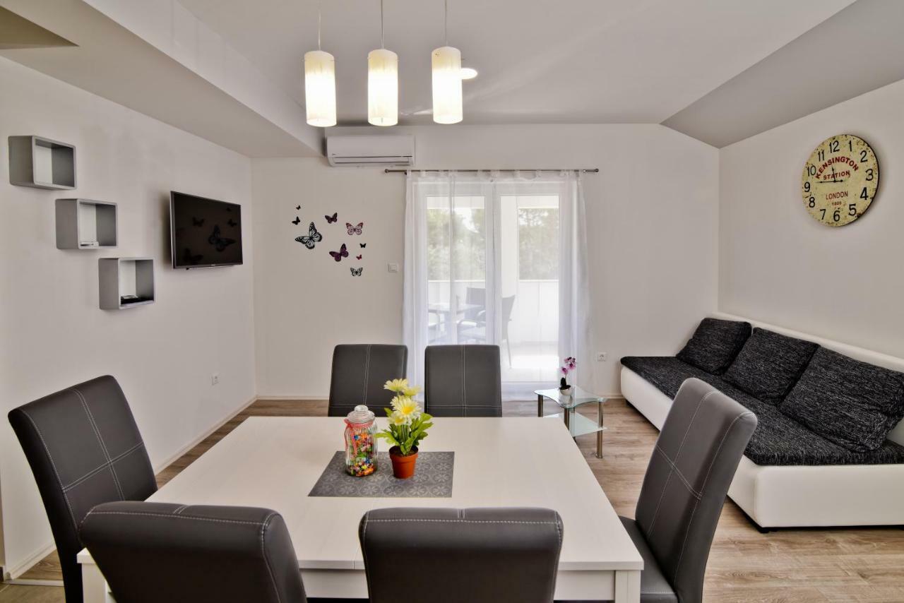 Apartments Mica Vrsi Eksteriør billede
