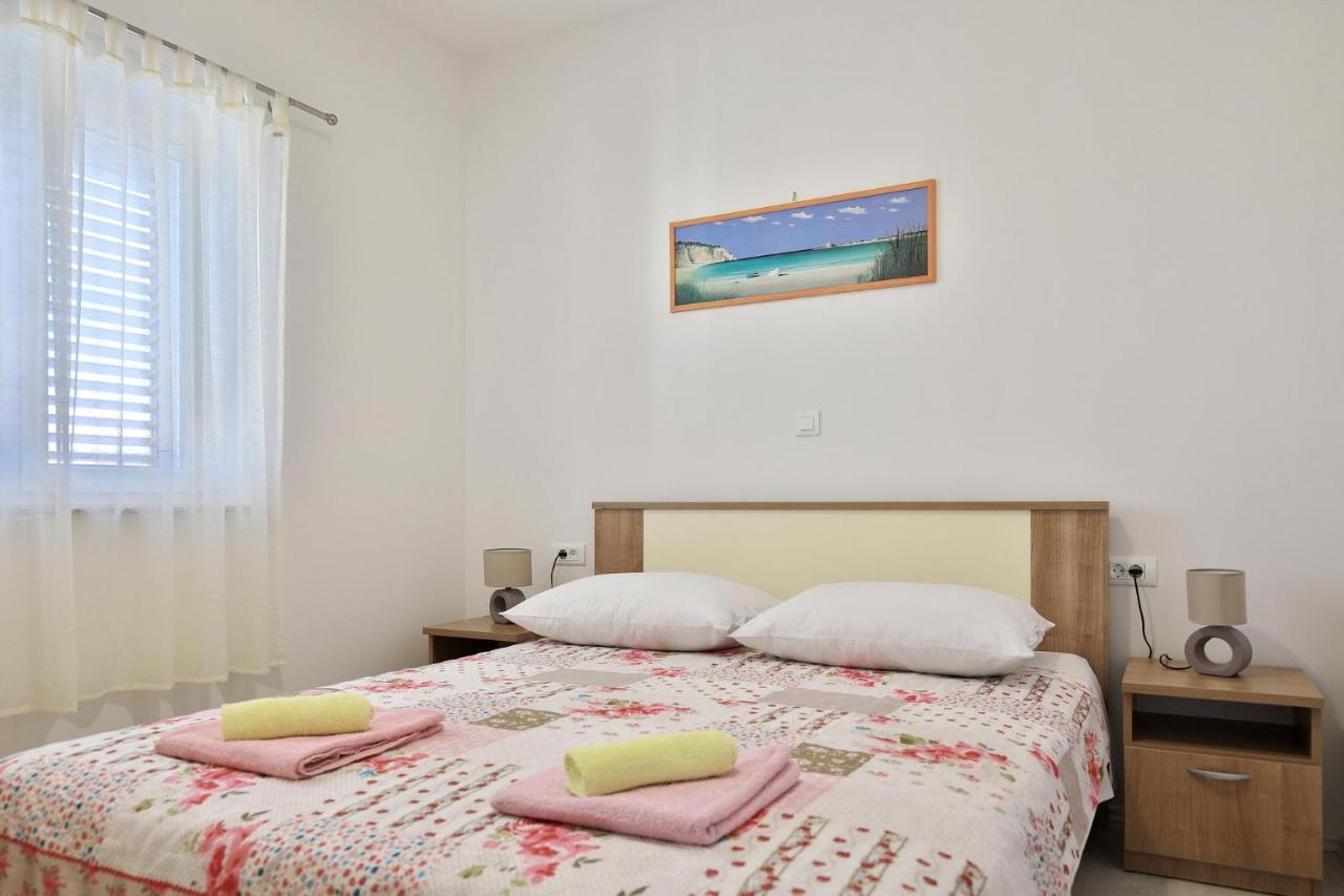 Apartments Mica Vrsi Eksteriør billede